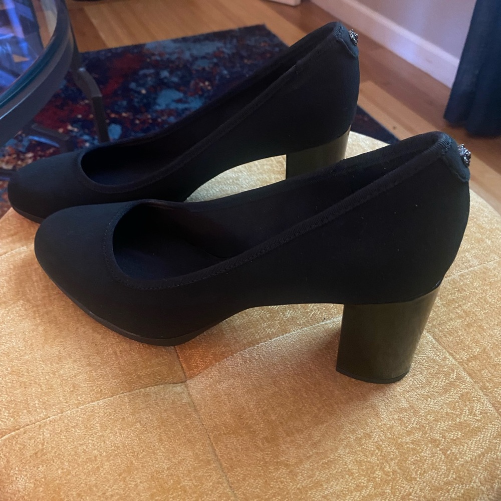 Anne Klein heel shoe
